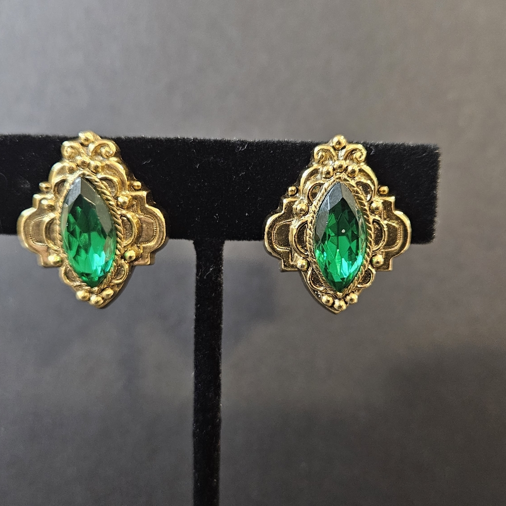 Elegant Gold and Green Clip-on Earrings
